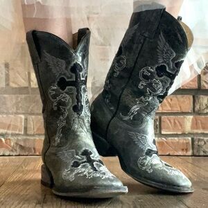 Rockin Leather | Women’s Gray Crater Cross and Angel Wings Cowboy Boots
